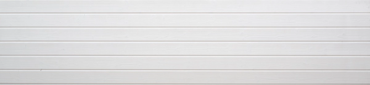 Acabado Thermochip rústico blanco - panel sándwich con encalado blanco sobre lamas de madera